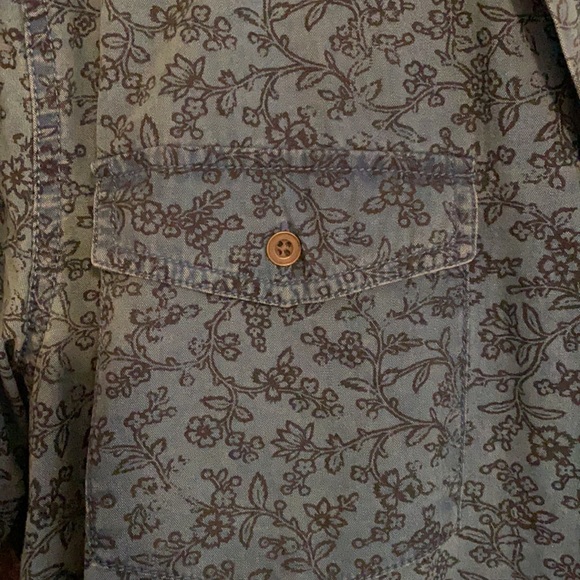 Blue Floral Pattern Men’s Casual Button Down, Excellent Condition. - Picture 4 of 5